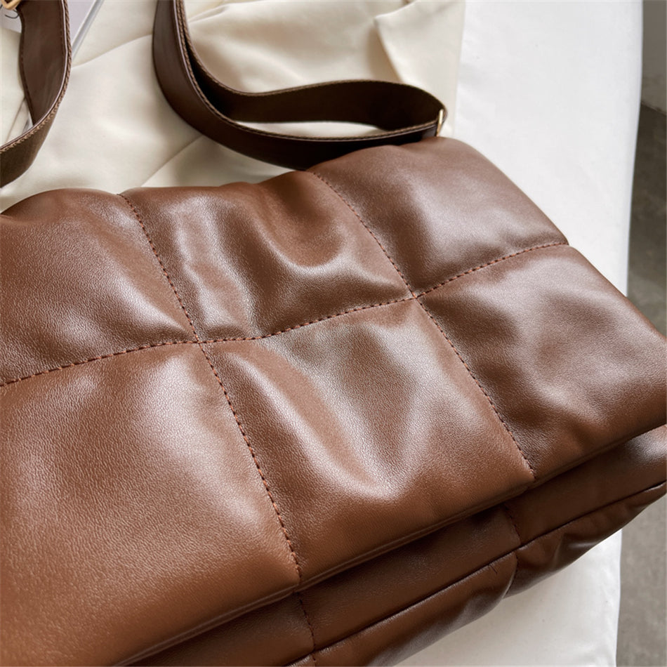 Maxi Quilted Bott Shoulder Bag