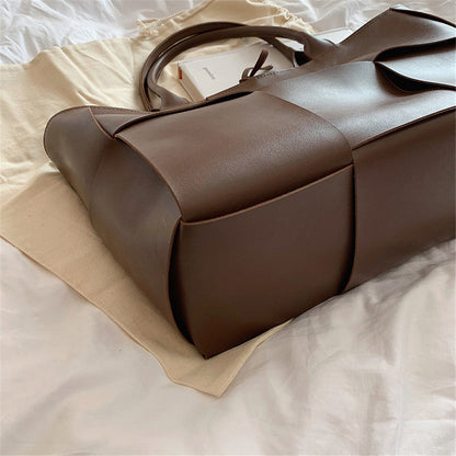 Medium Shoulder Bag Naomi