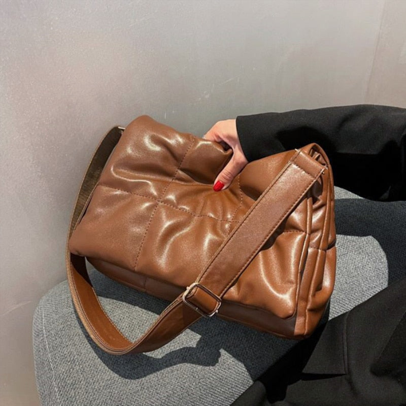 Maxi Quilted Bott Shoulder Bag