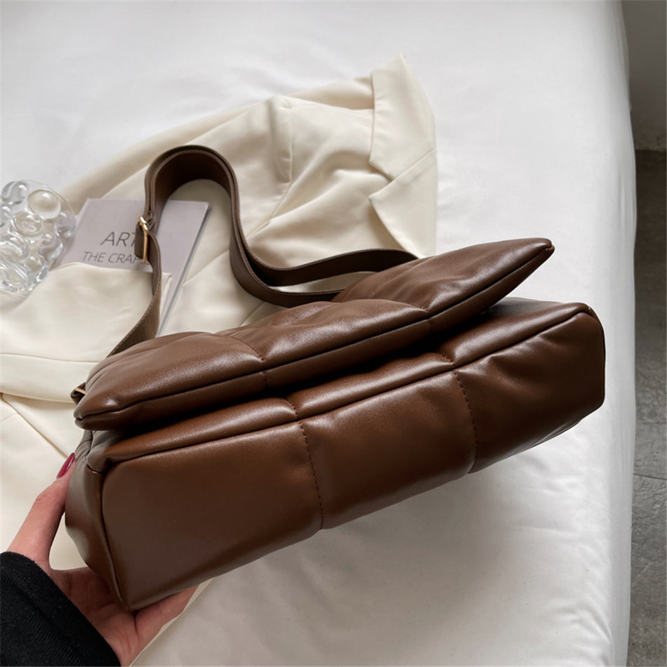 Maxi Quilted Bott Shoulder Bag