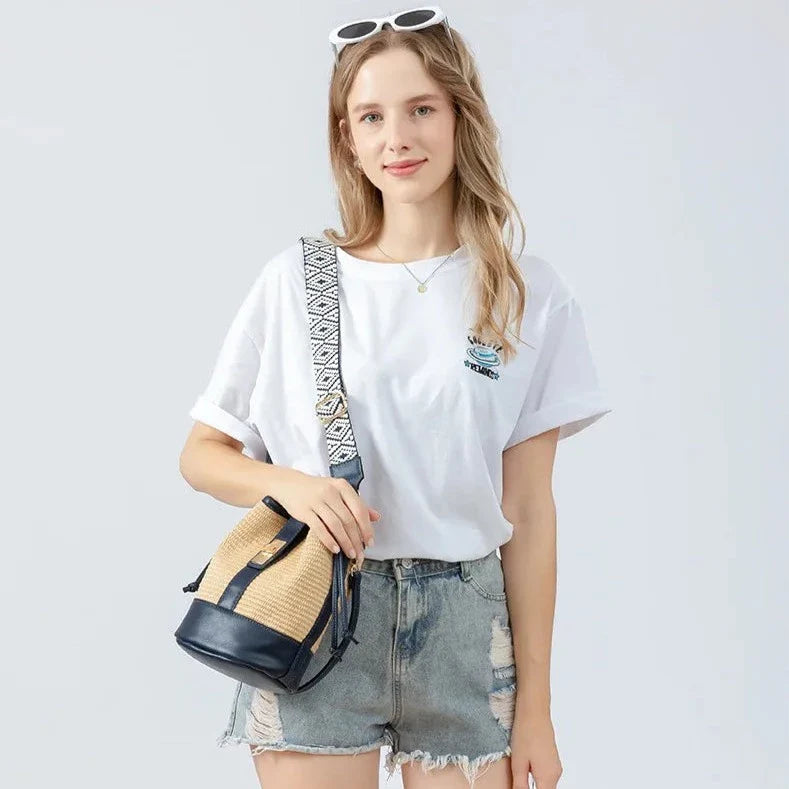 Marília Bucket Crossbody Bag