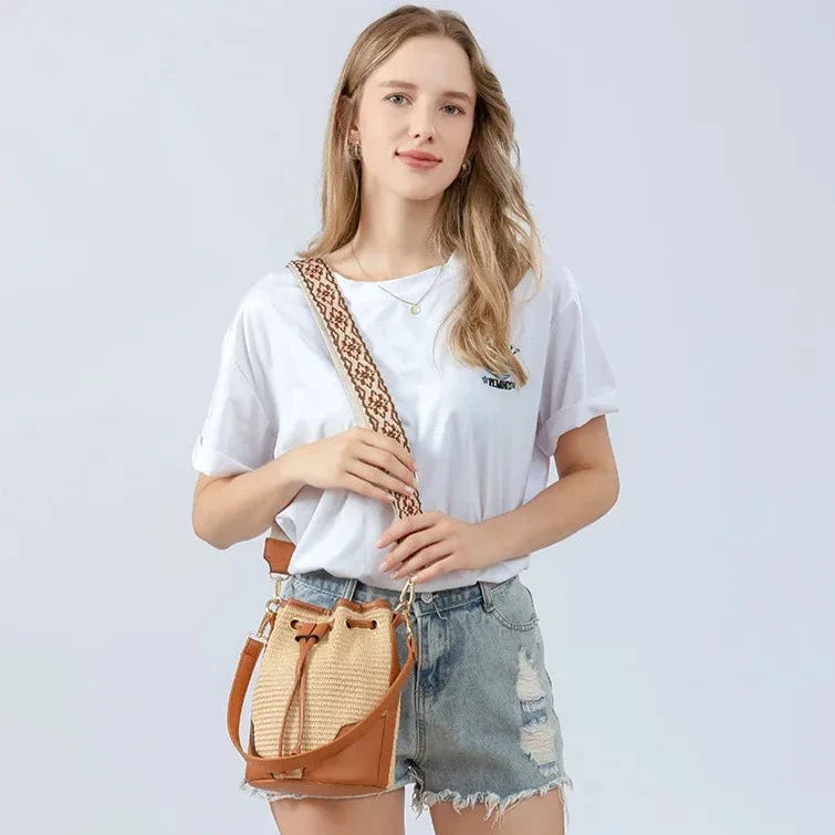 Marília Bucket Crossbody Bag