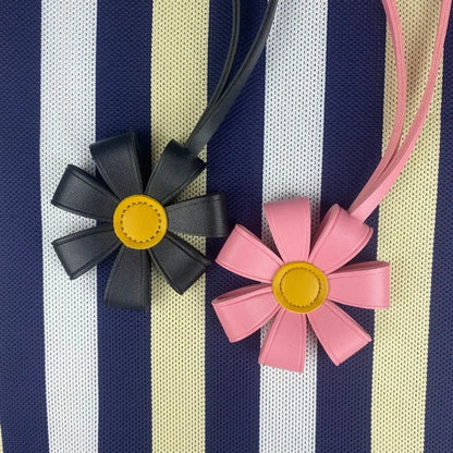 Daisy Charm Colour