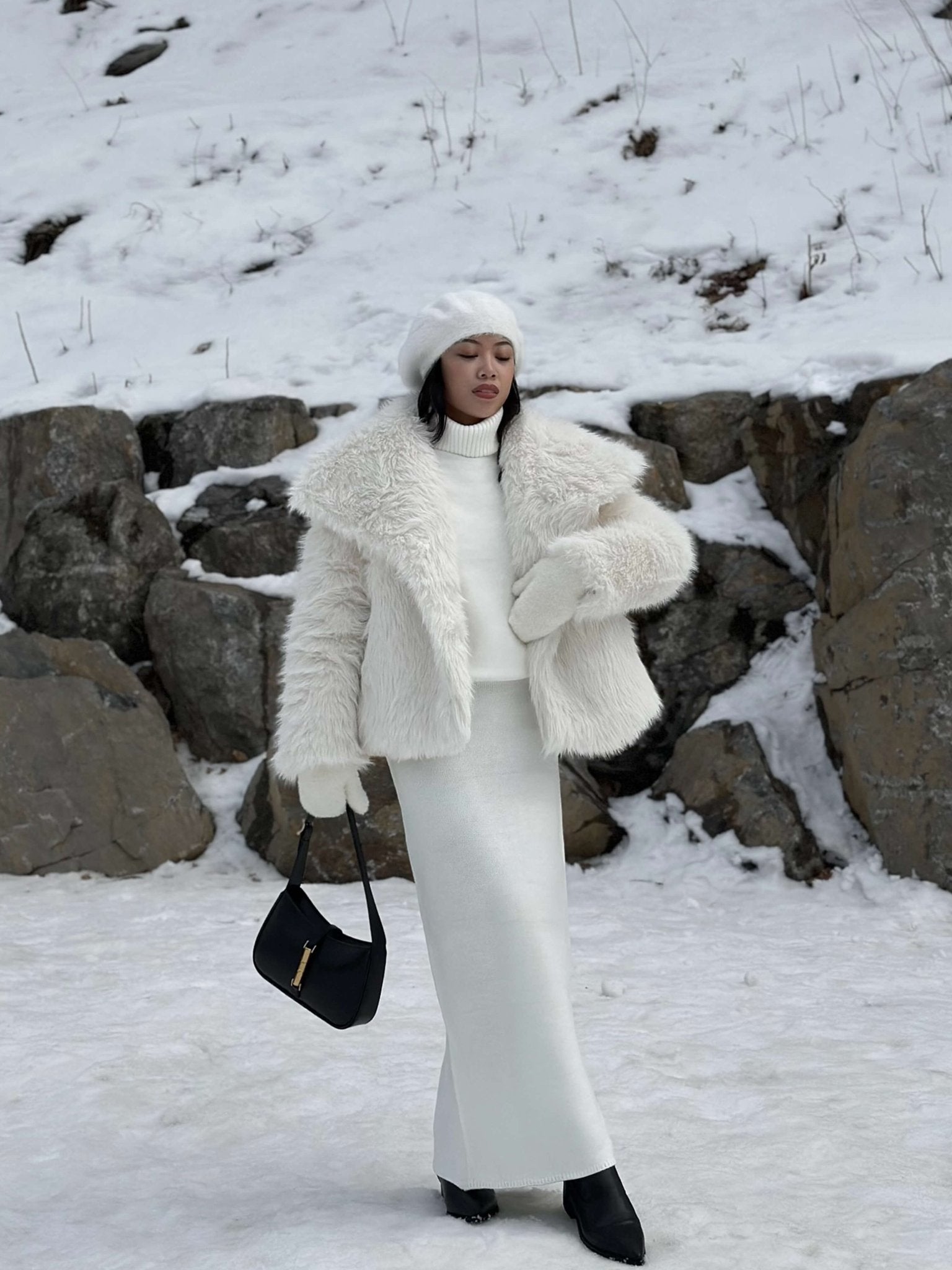 Rose clutch with strap