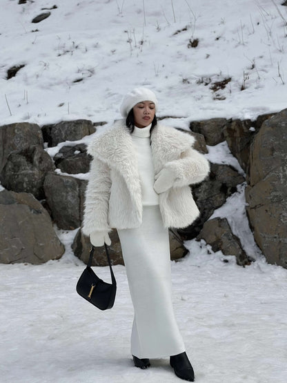 Rose clutch with strap